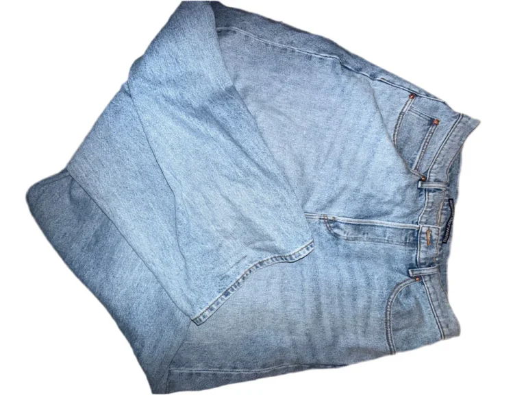 Must-Have Wardrobe Staples from a Trend-Forward Clothing Store