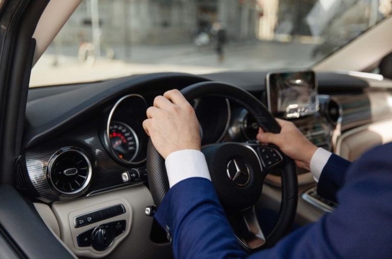 Airport Transfers – Luxury Travel Across Glasgow and Edinburgh