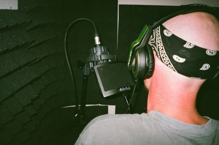 Why Independent Artists Deserve Better Music Promotion Services