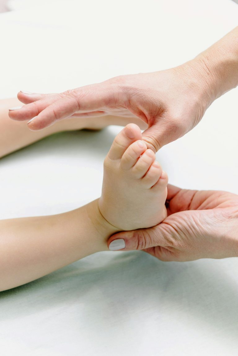 How a Therapist Can Use Mindful Anatomy to Teach Stress Awareness